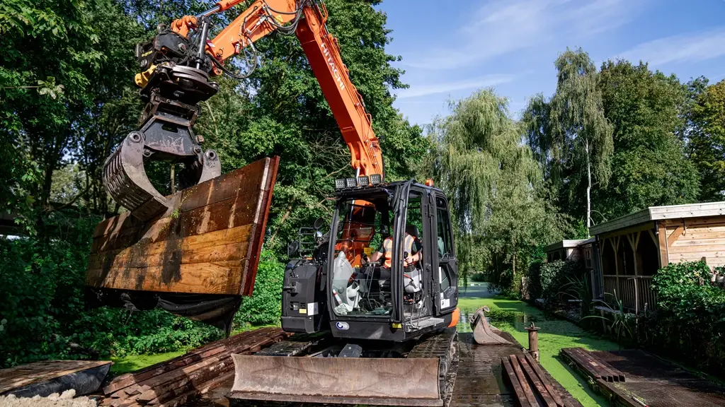Damwand plaatsen met kraan.webp