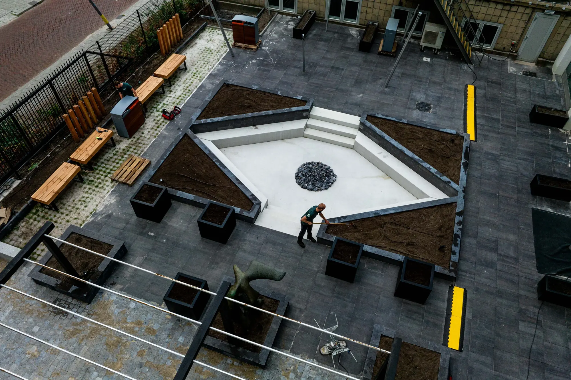 Aanleg binnentuin Hogeschool Rotterdam.webp